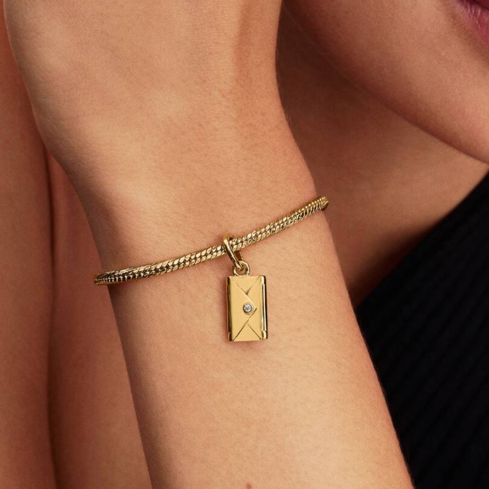 Pandora Openable Envelope Dangle Charm
14k gold plating